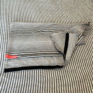 lululemon Vinyasa Scarf